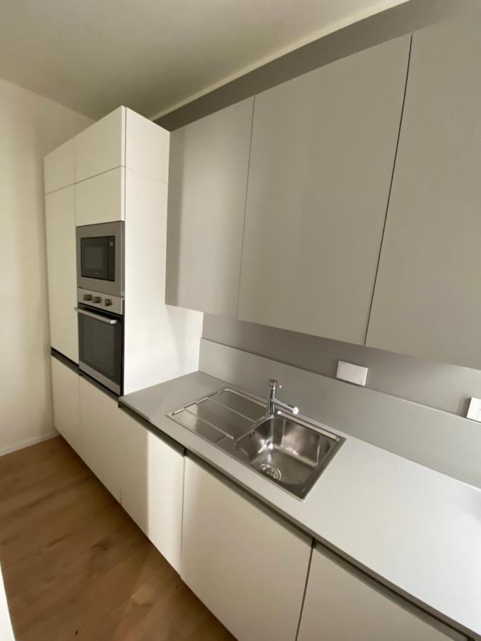 Leone Apartment *