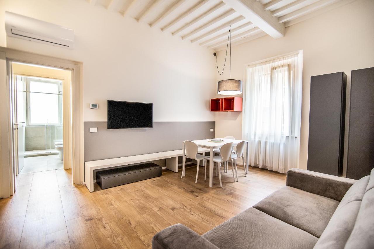 Leone Apartment *