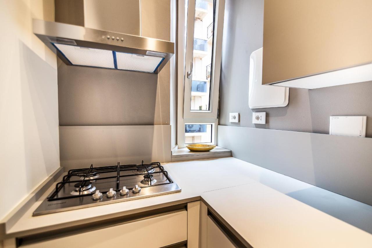 Leone Apartment